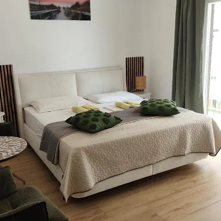 Apartman Miro - Front Row Sea View *