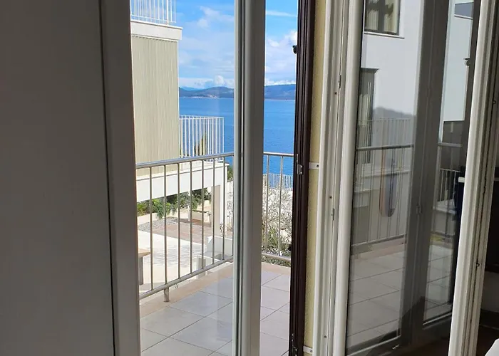 Apartman Miro - Front Row Sea View